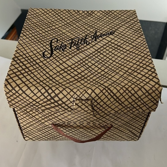 Saks Fifth Avenue Vintage Square Box with Top and Original Tissue Paper 10” - Picture 3 of 11